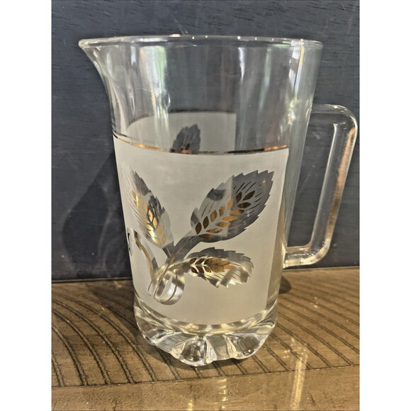 Vintage 60s Frosted Glass Juice Pitcher Gold Wheat Pattern 28 oz MCM Made Italy - Picture 1 of 4